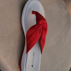 Cushionaire Womens Heddi Thong Sandals Red 11